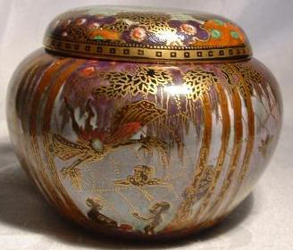 Fairyland Lustre Pattern Z5252 Vase